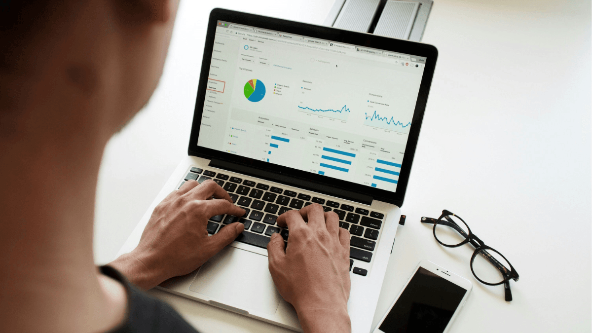 - Google Ads vs Meta Ads: Which Delivers Better ROI in 2025?